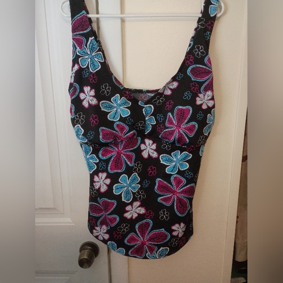 Ingear Other - Ingear Multicolor Swim Suit Top
